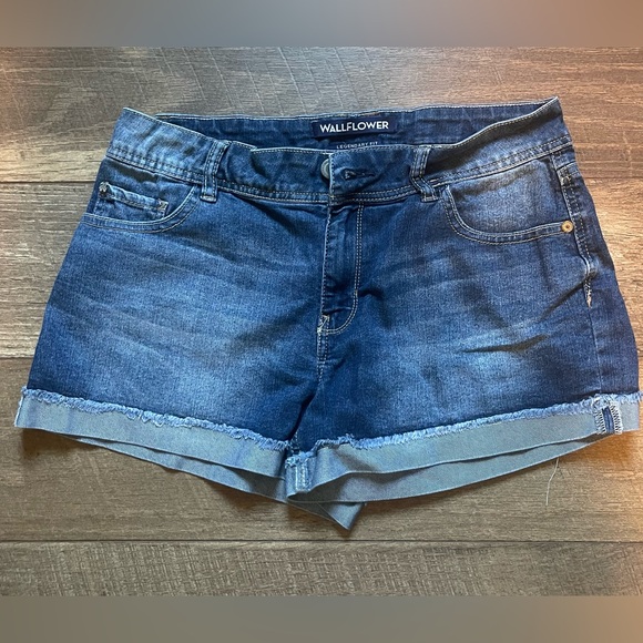 Wallflower Pants - Wallflower Shorts Junior Sz 9